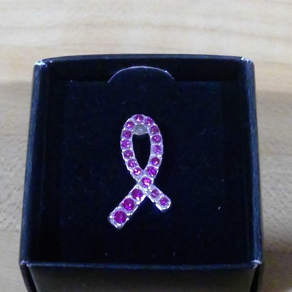 Pin Ribbon lapel pin